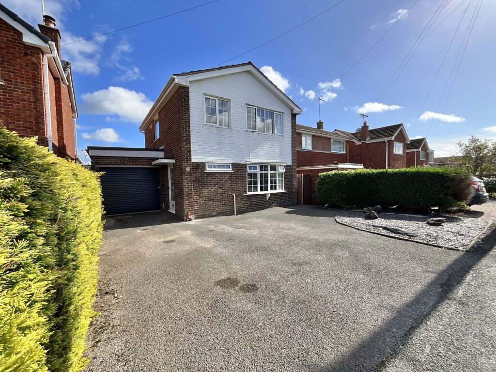 Aynsley Close, Cheadle, ST10