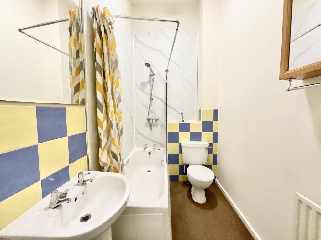 Millers Gate, Stone, ST15