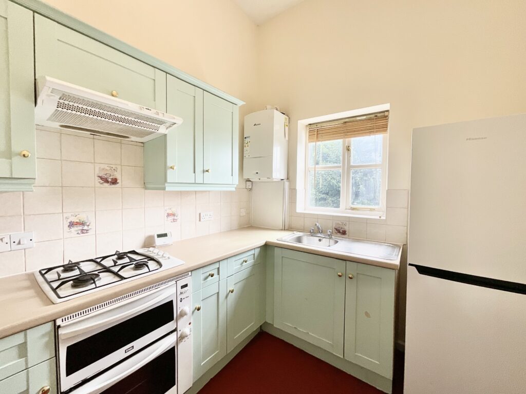 Millers Gate, Stone, ST15