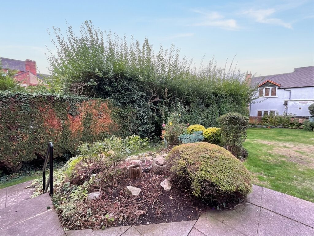 Millers Gate, Stone, ST15