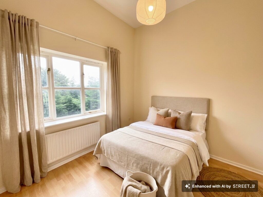 Millers Gate, Stone, ST15