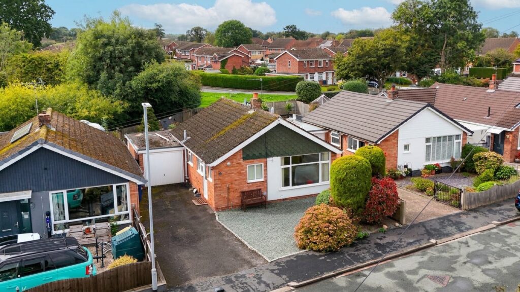 Stuart Close North, Stone, ST15