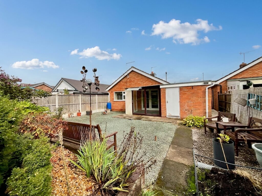 Stuart Close North, Stone, ST15