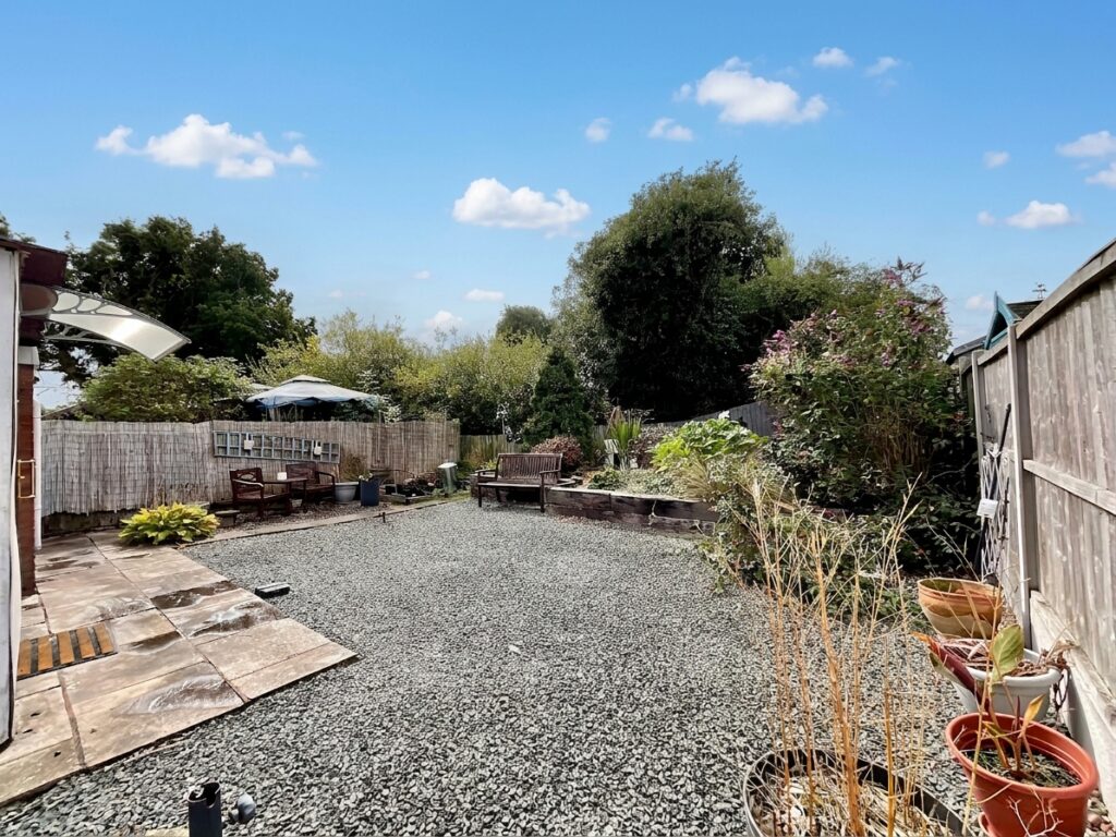 Stuart Close North, Stone, ST15