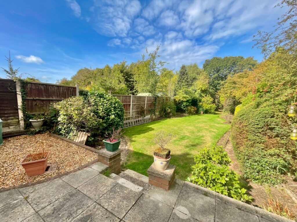 Nessina Grove, Wistaston, CW2