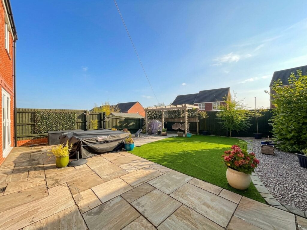 Nixon Lane, Stone, ST15