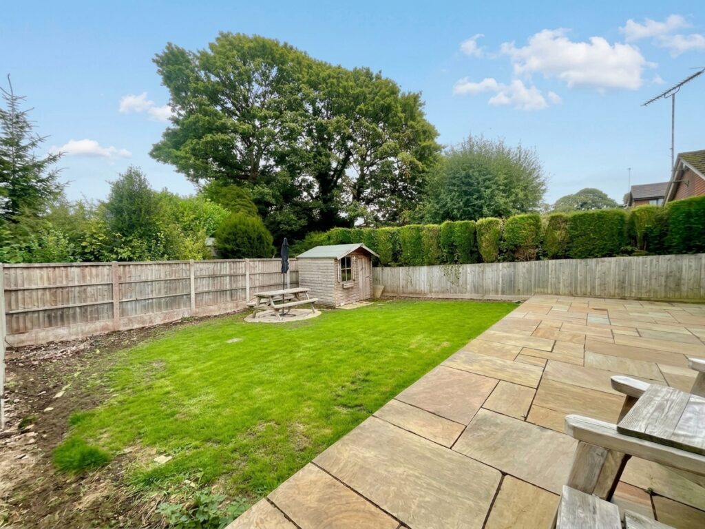 Highview Road, Fulford, ST11