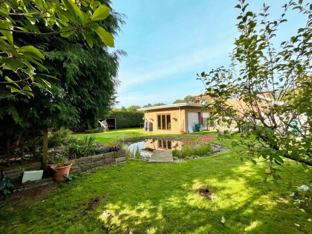 Leys Drive, Newcastle, ST5