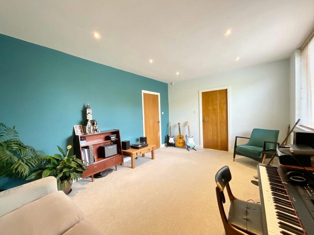 Leys Drive, Newcastle, ST5