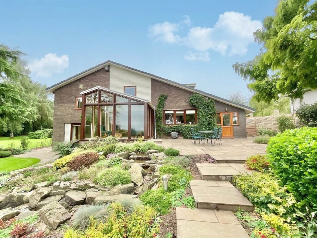 Bury Ring, Haughton, ST18