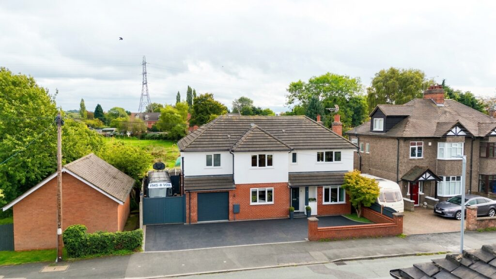 Queensville Avenue, Stafford, ST17