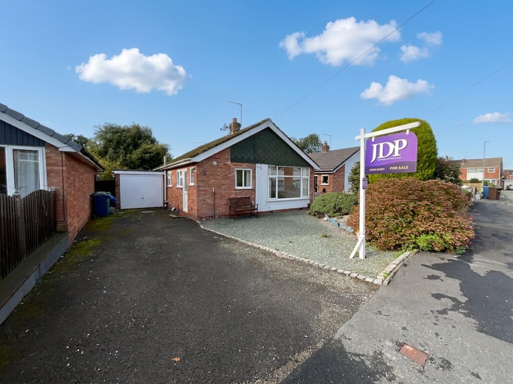 Stuart Close North, Stone, ST15