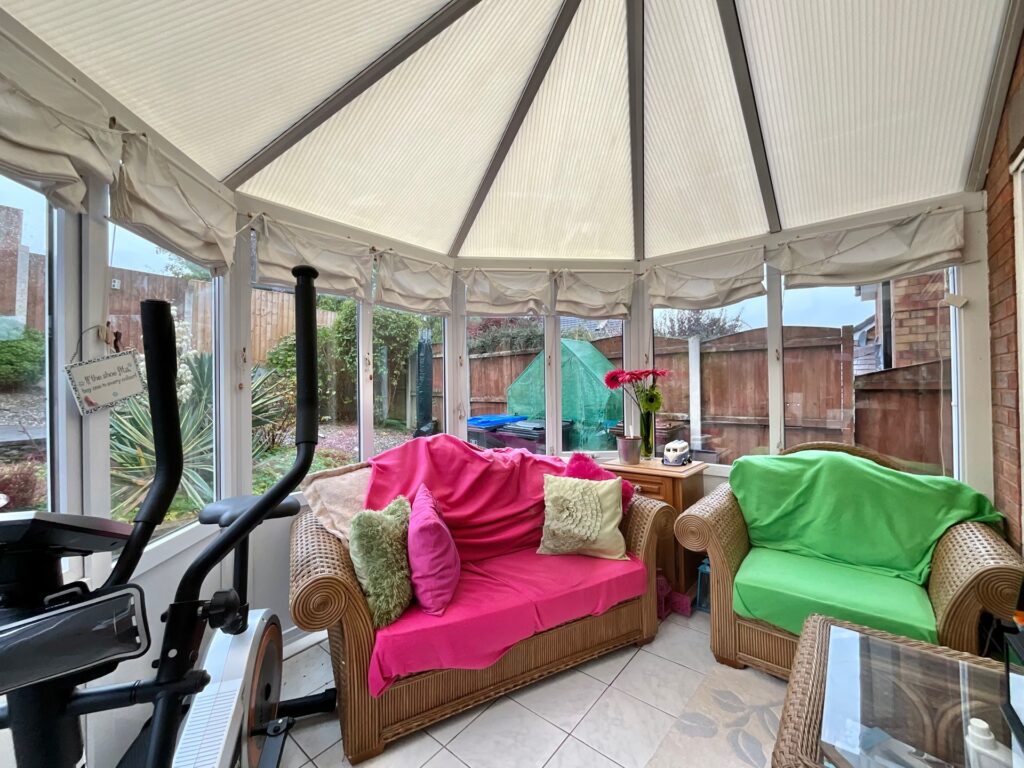 Redhill Drive, Tean, ST10