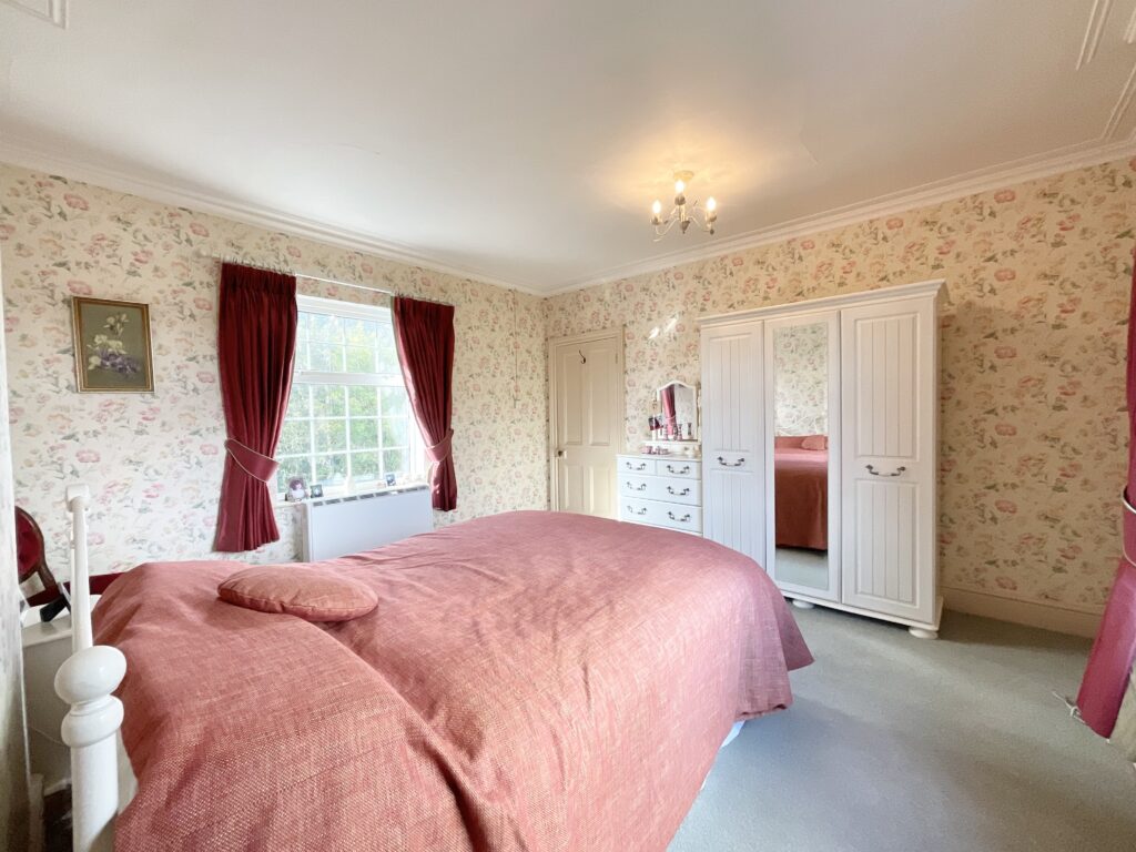 Breach Lane, Tean, ST10