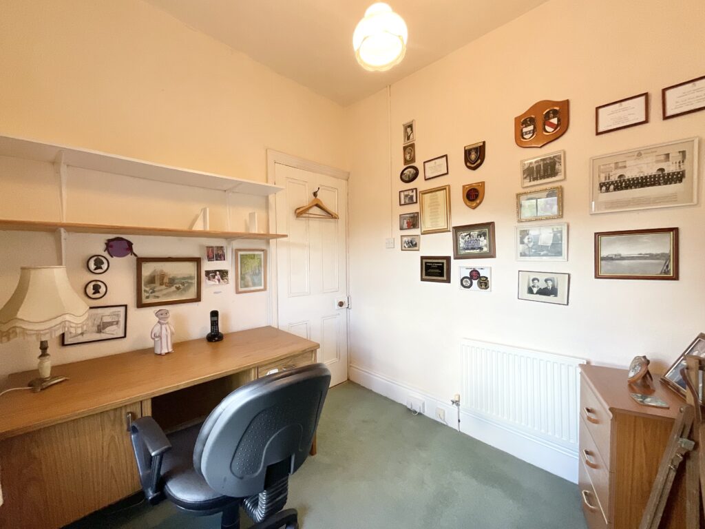 Breach Lane, Tean, ST10