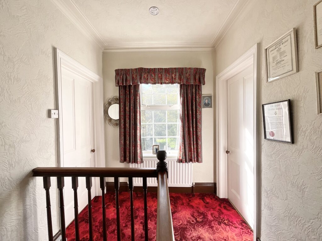 Breach Lane, Tean, ST10