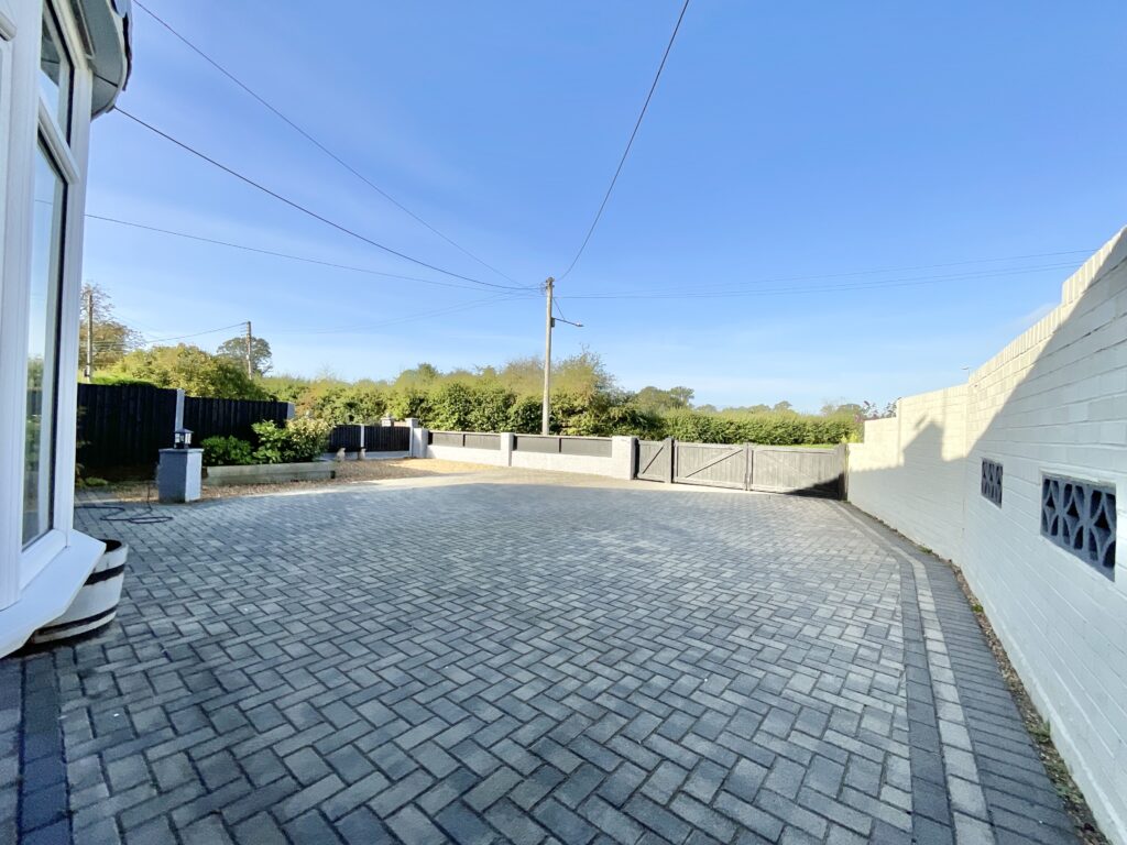 Highlows Lane, Yarnfield, ST15