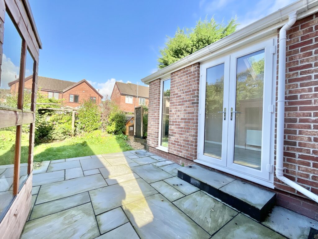 Gedney Grove, Newcastle, ST5