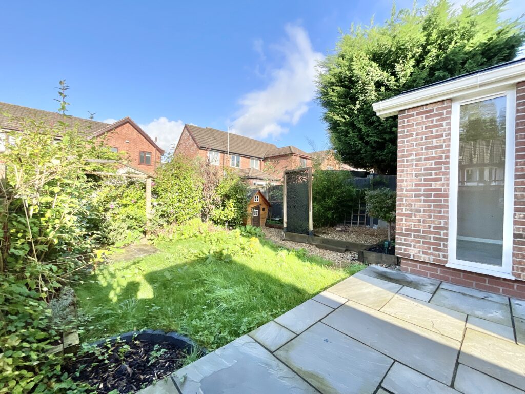 Gedney Grove, Newcastle, ST5