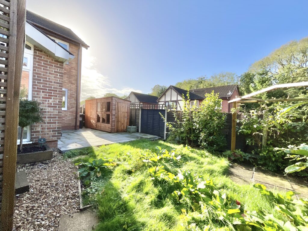 Gedney Grove, Newcastle, ST5