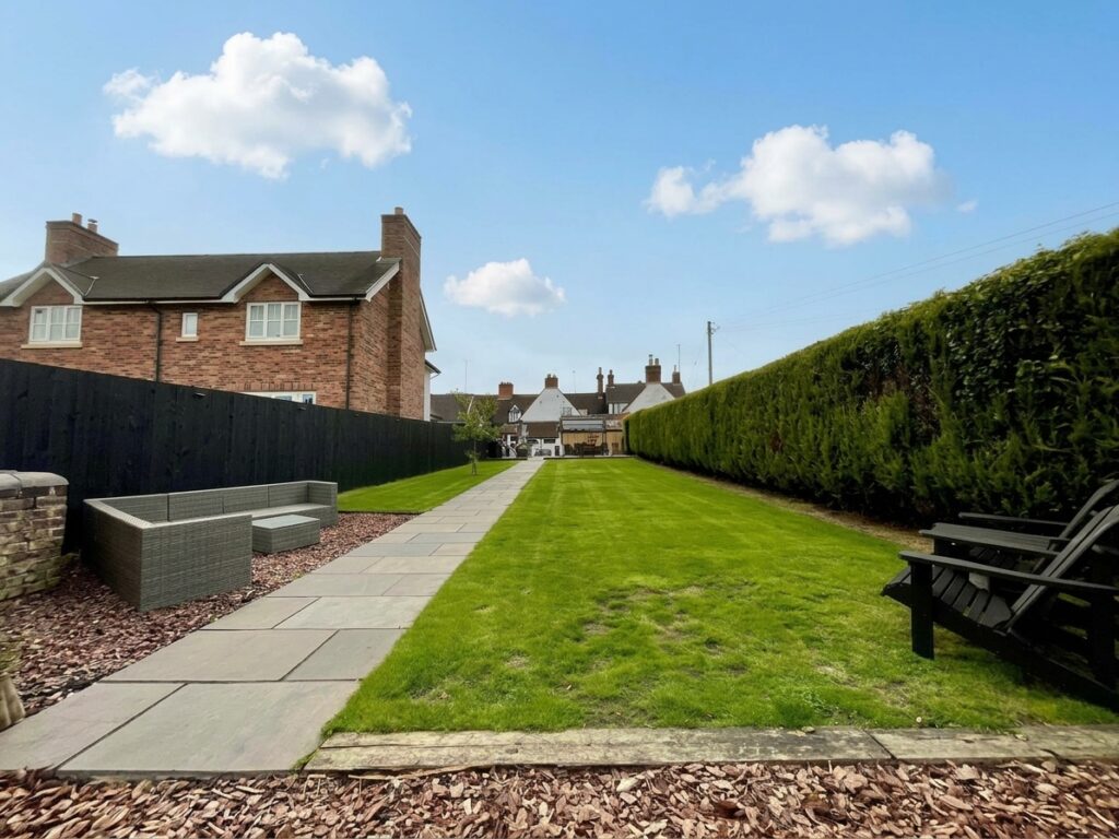 Stone Road, Tittensor, ST12