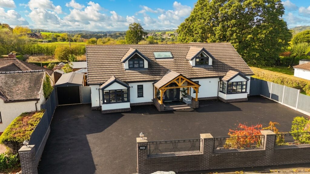 Old Road, Barlaston, ST12