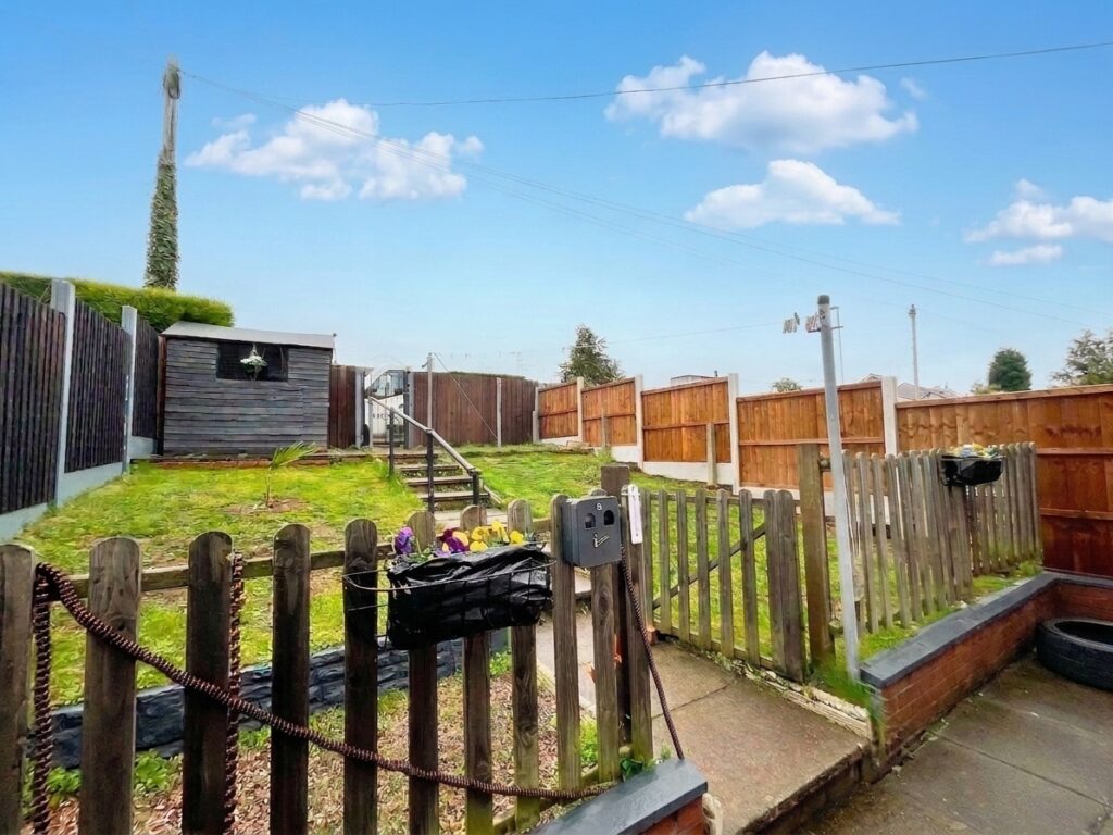 Frank Rogers Walk, Rugeley, WS15