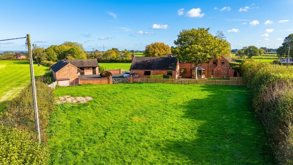 Loxley Green, Uttoxeter, ST14